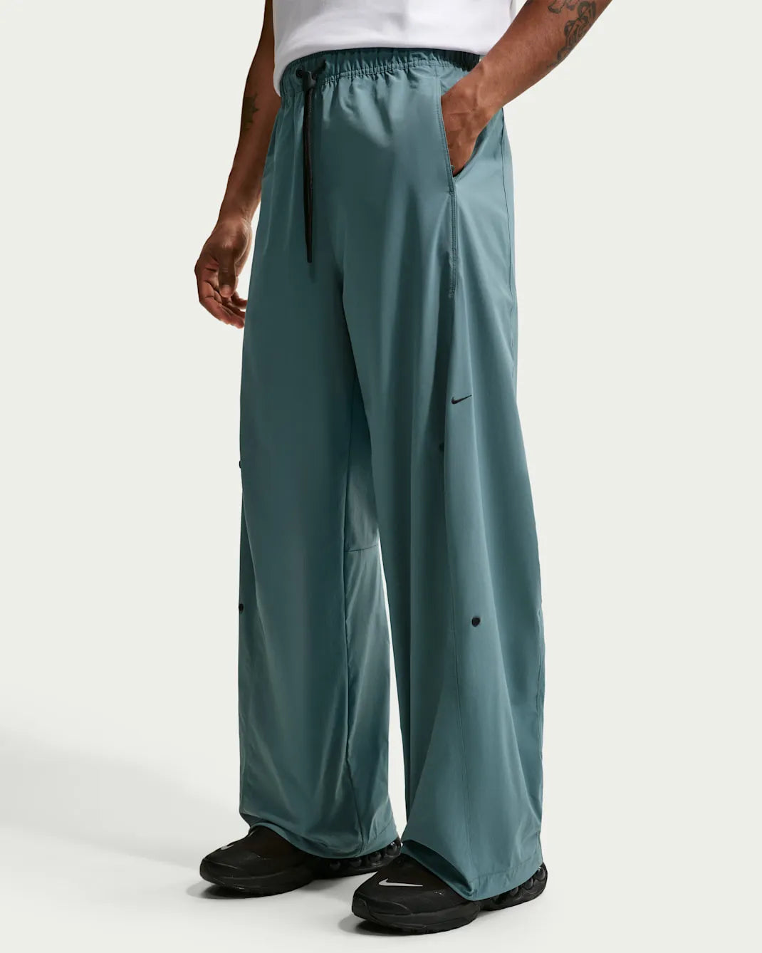 Nike Tech Helios Men's Dri-FIT Pants