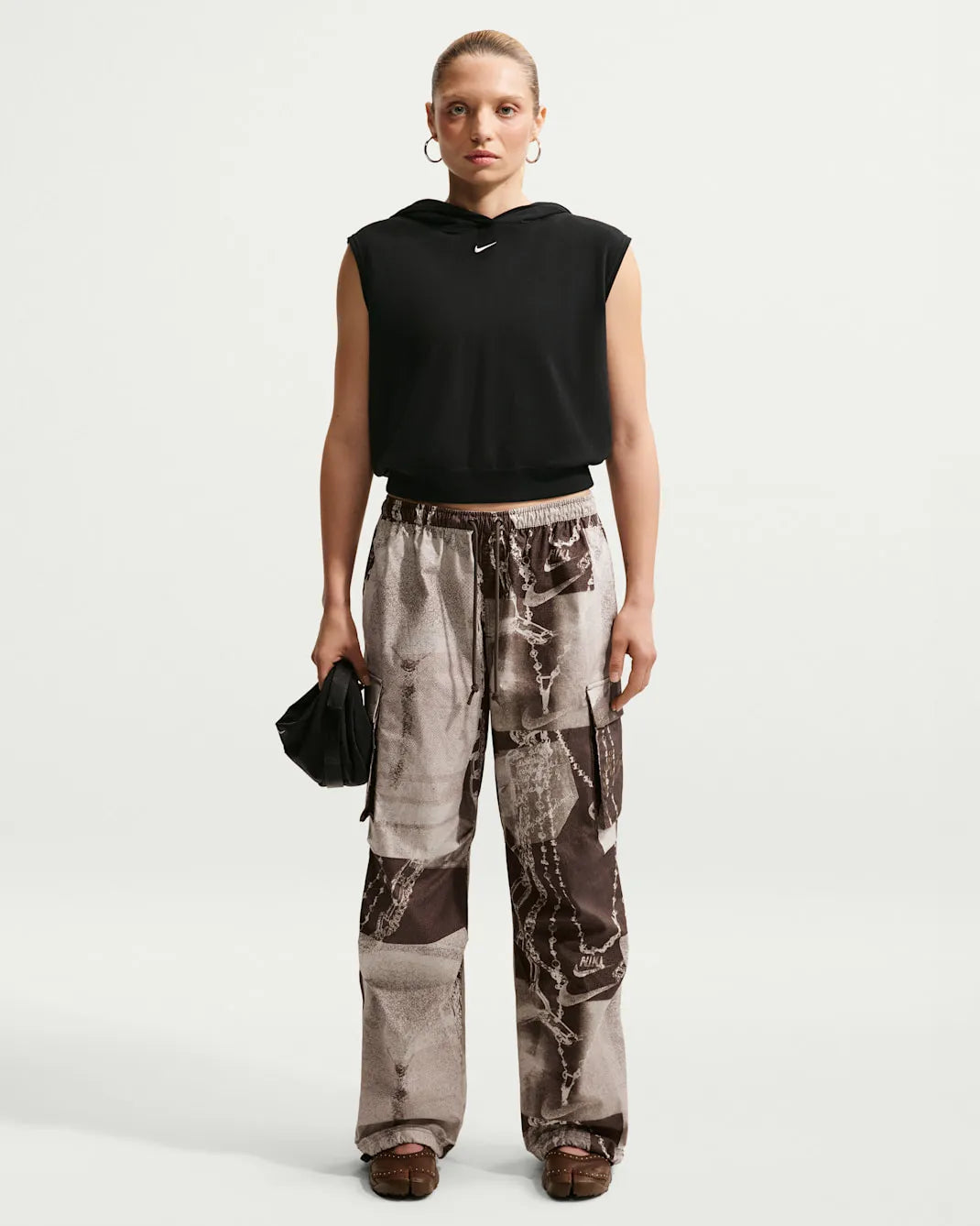 Nike Sportswear Women's Mid-Rise Oversized Cargo Pants