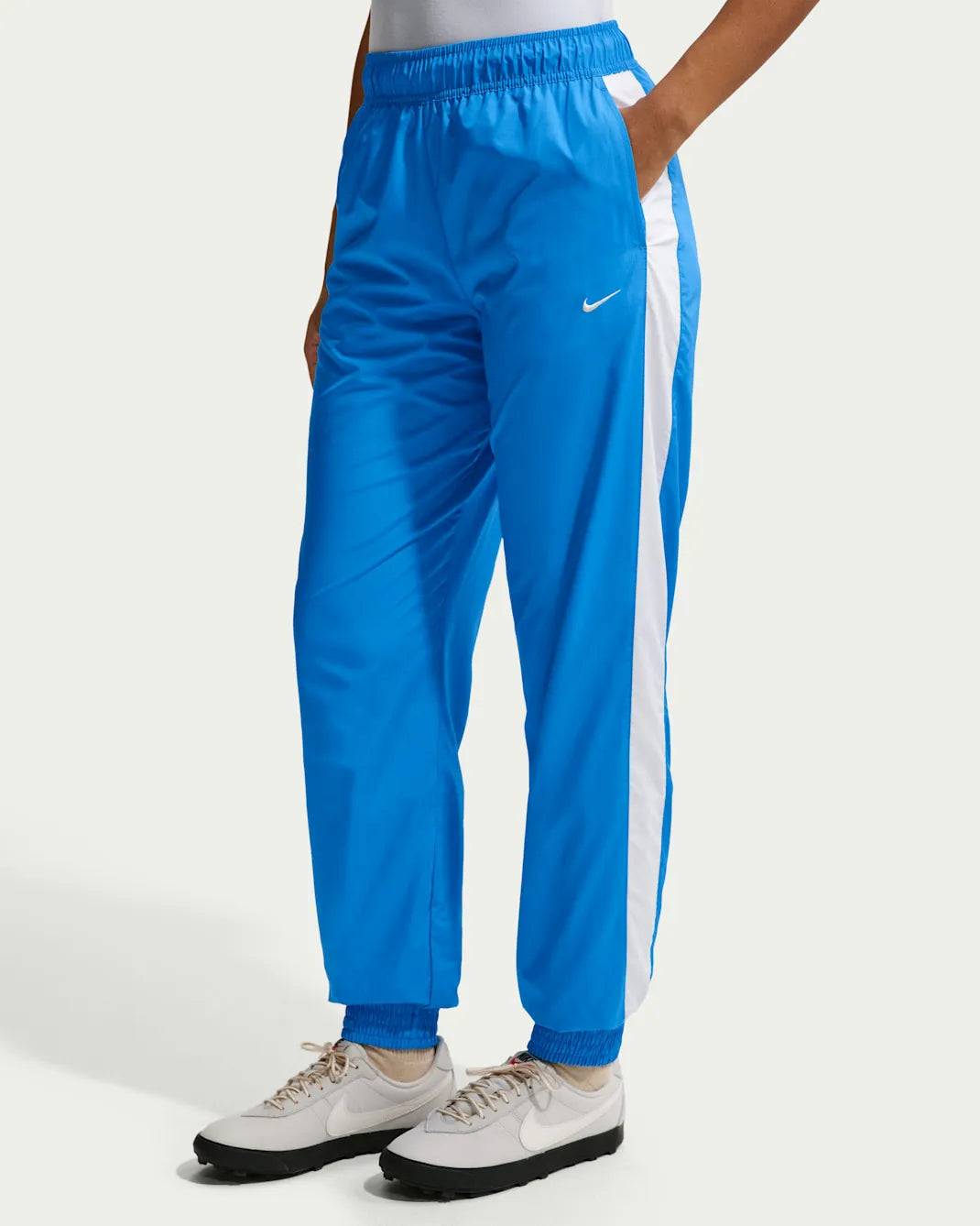 Nike Sportswear Classic Wovens Women's UV Protection Mid-Rise Loose Joggers